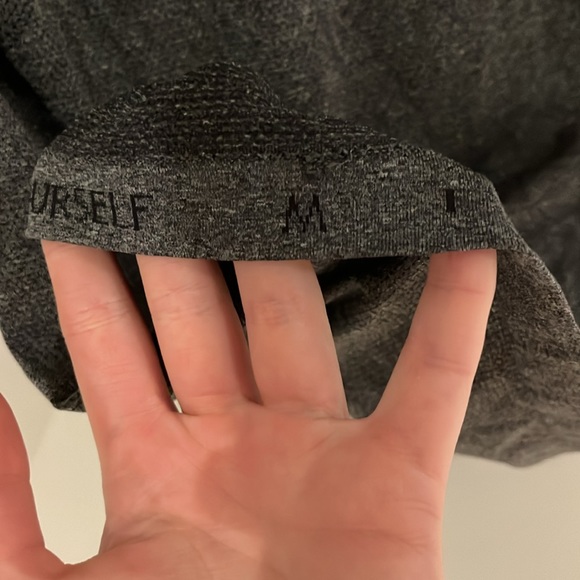 Men’s Lululemon V-Neck Shirt - Picture 4 of 4